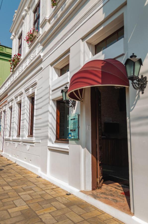 Central Palace Hotel Castro Exterior foto